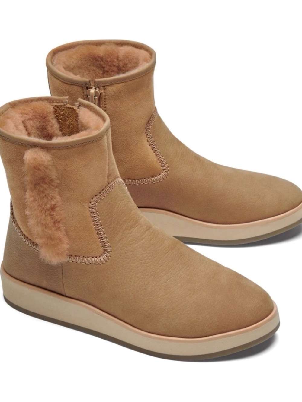 OluKai Women's Pa'ina Hulu Boots